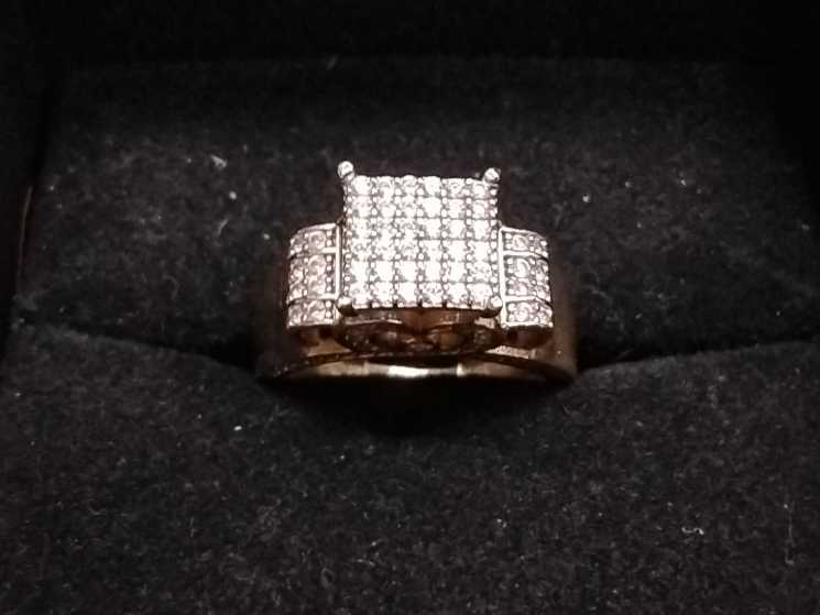 Women's Ring - Yellow Gold 14k (.585) 3.8 grams Size 7