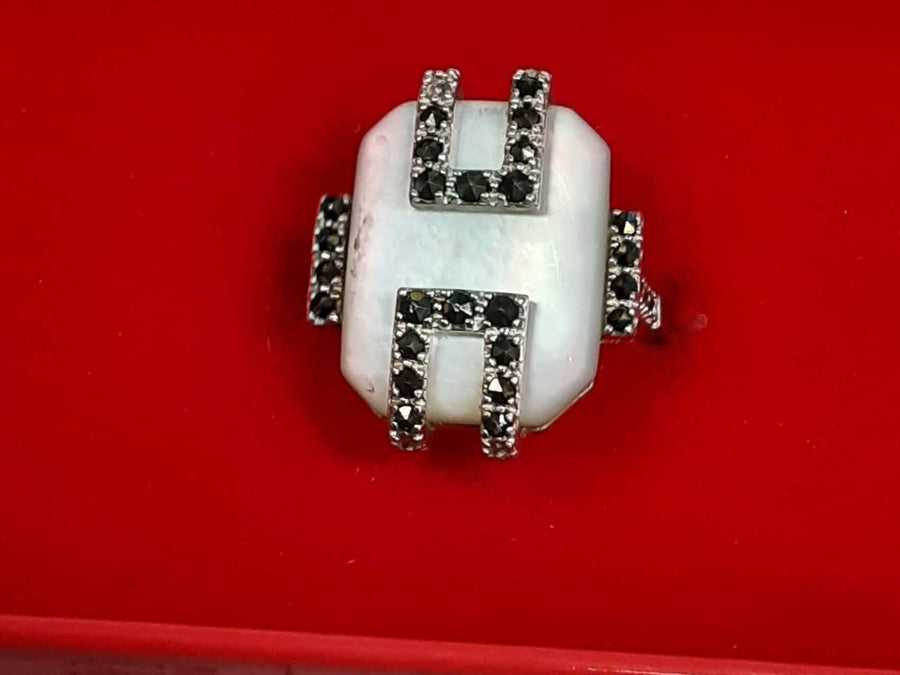 Women's Ring - Silver 10.6 grams Size 7