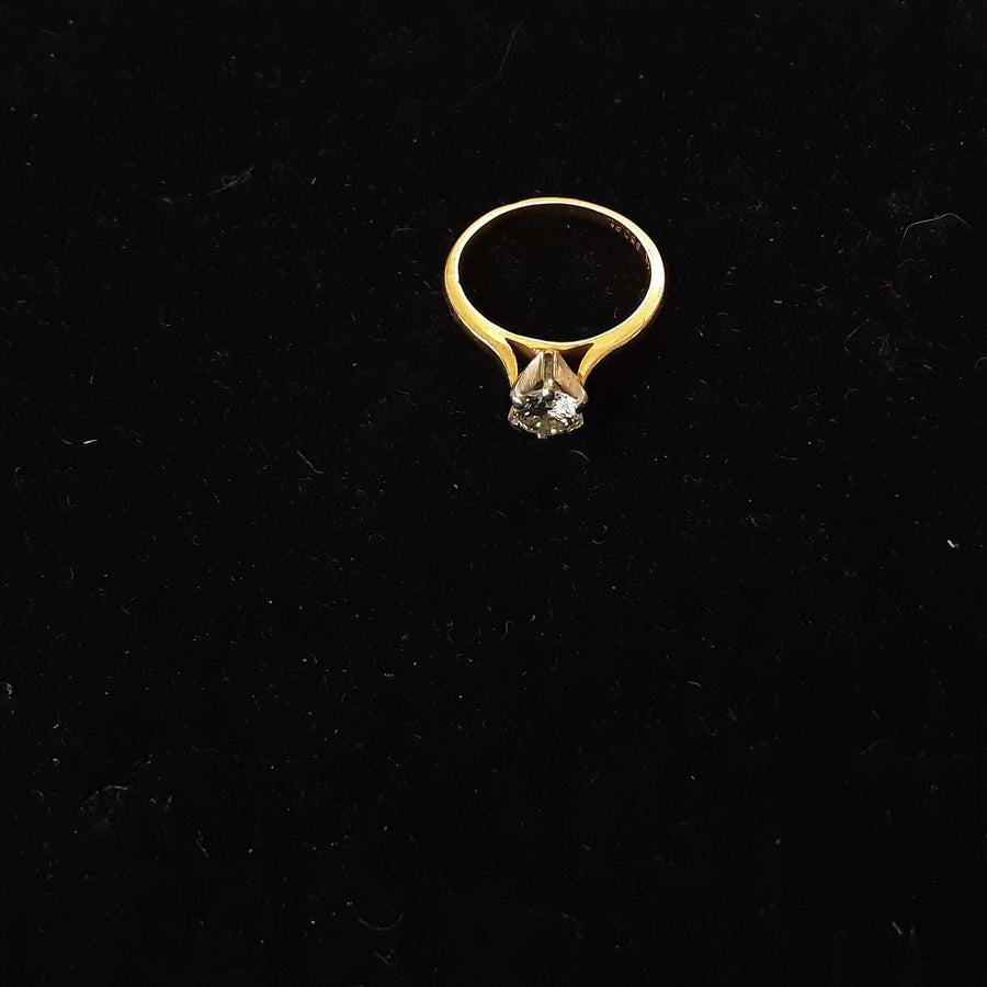Women's Ring - Solitaire - Yellow Gold 14k (.585) 2.8 grams Size 7