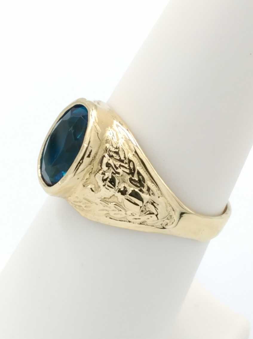 Women's Ring - Yellow Gold 10k (.417) 2.4 grams Size 7.5