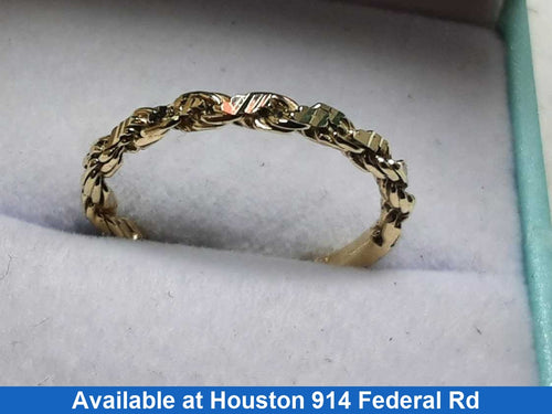 Women's Ring - Yellow Gold 10k (.417) 1.4 grams Size 6.5
