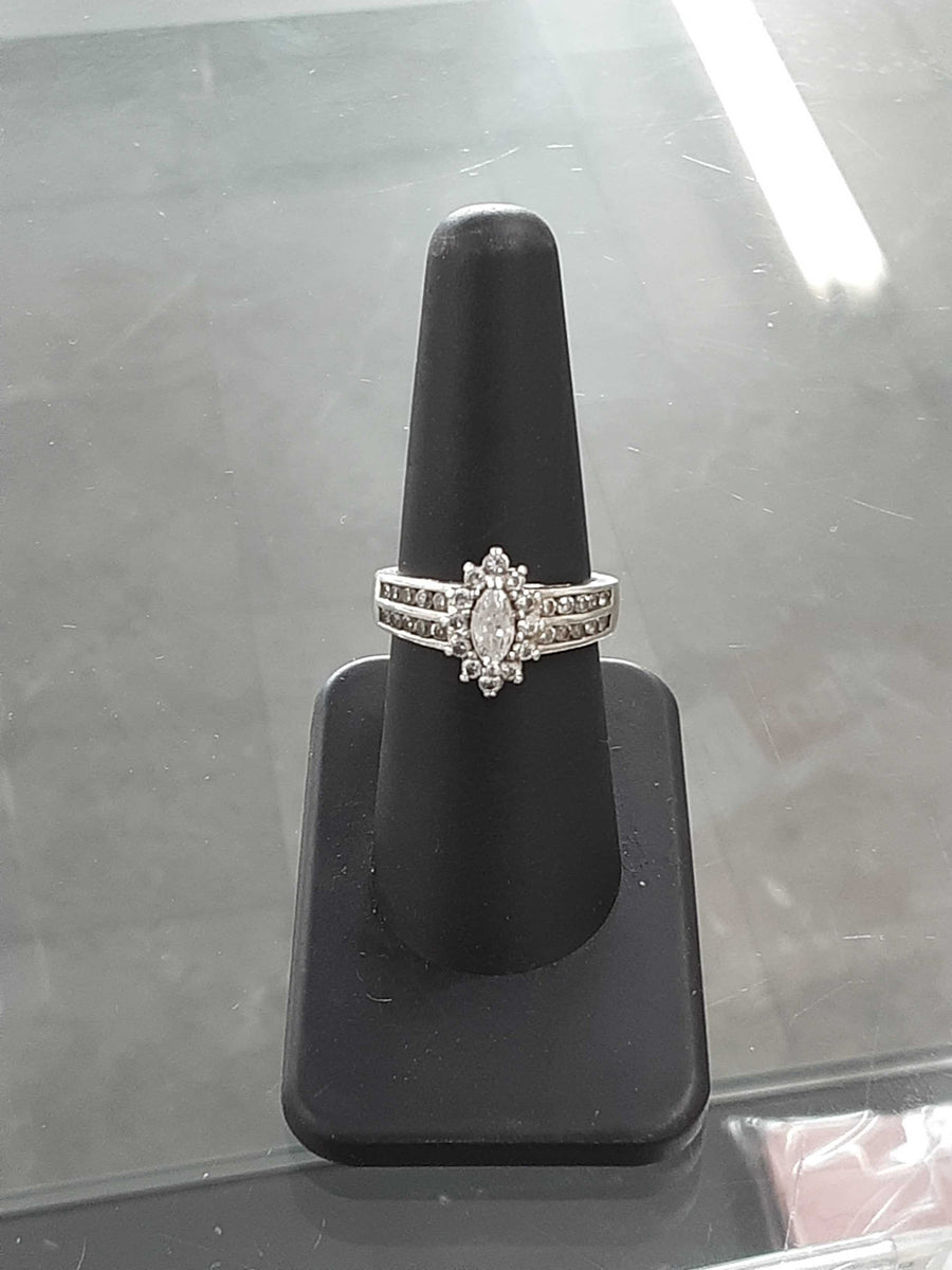 Women's Ring - Silver 4.7 grams Size 7