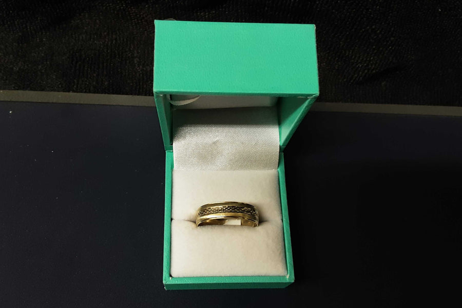 Ring - Wedding Band - Yellow Gold 10k (.417) 1.7 grams Size 12