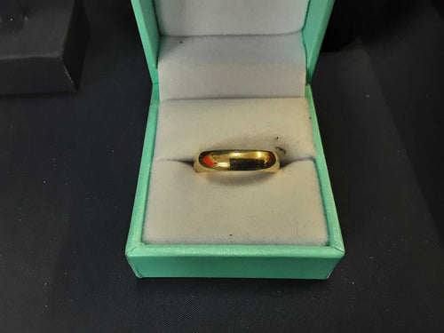 Ring - Wedding Band - Yellow Gold 14k (.585) 3.9 grams Size 9