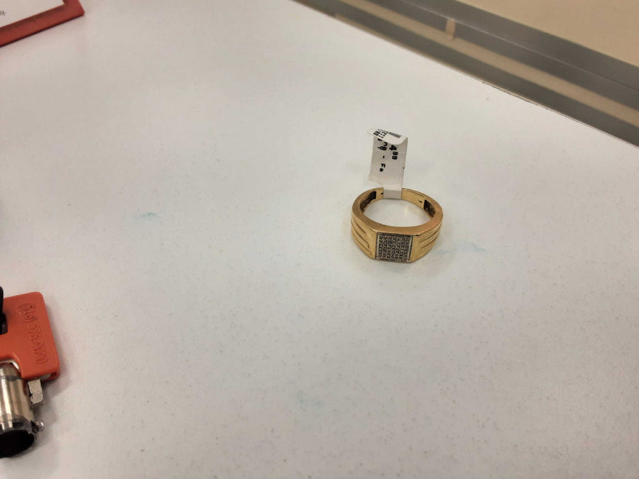 Men's Ring - Yellow Gold 10k (.417) 4.6 grams Size 10