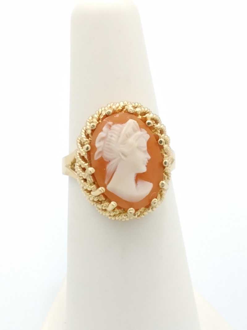 Women's Ring - Yellow Gold 10k (.417) 4.3 grams Size 5.5
