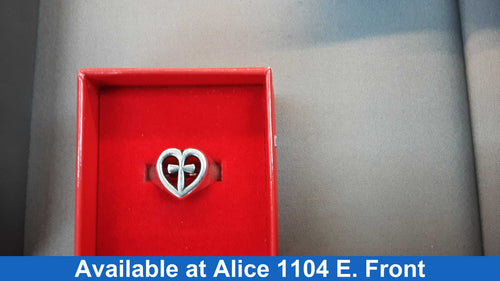 Women's Ring - Silver 6.2 grams Size 5