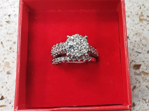 Ring - Wedding Set - White Gold 10k (.417) 8 grams Size 7
