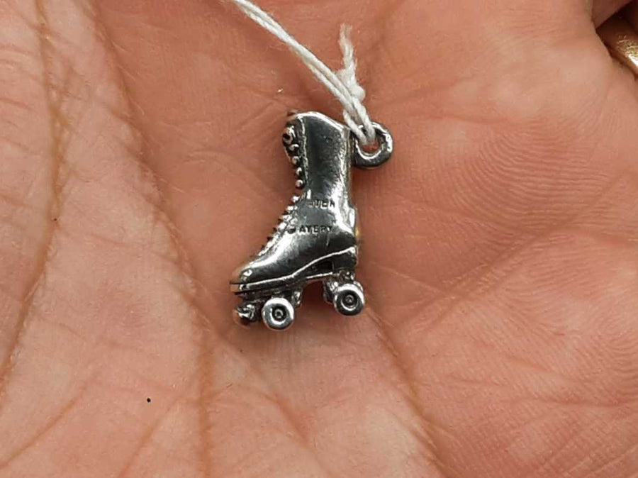 Symbol Pendant - Silver 2.5 grams
