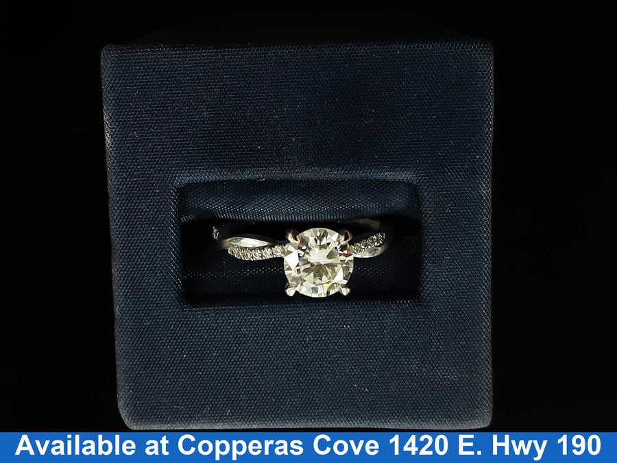 Women's Ring - White Gold 14k (.585) 2 grams Size 7