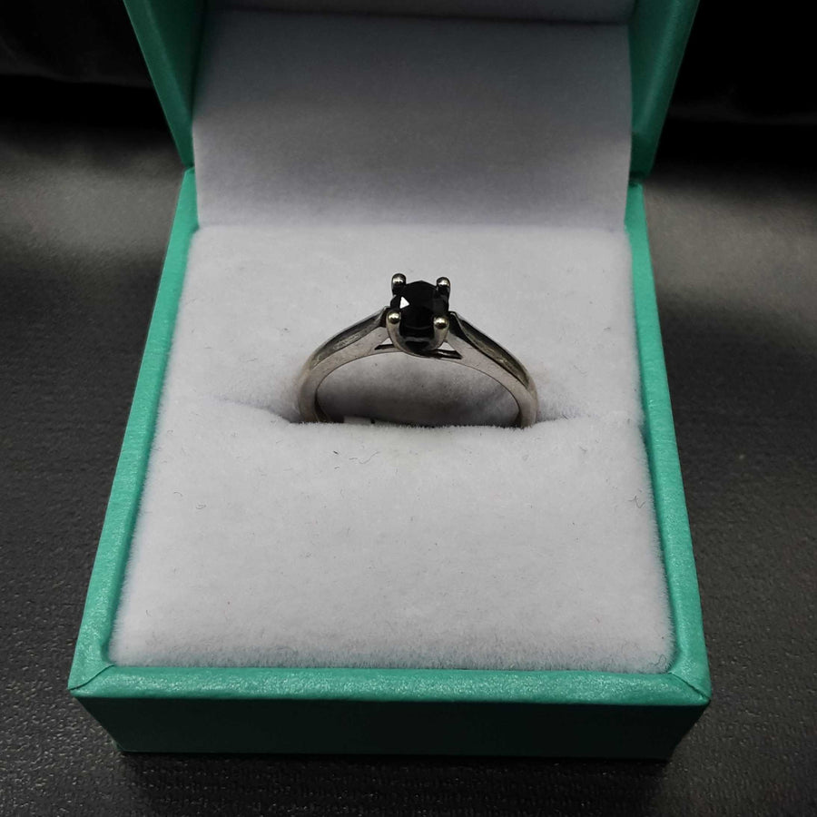 Women's Ring - Solitaire - White Gold 10k (.417) 2 grams Size 7