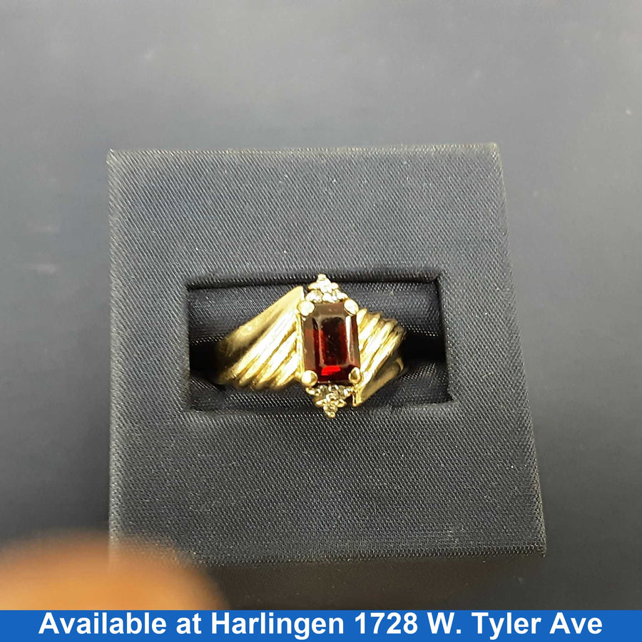Women's Ring - Yellow Gold 10k (.417) 3.8 grams Size 8.5