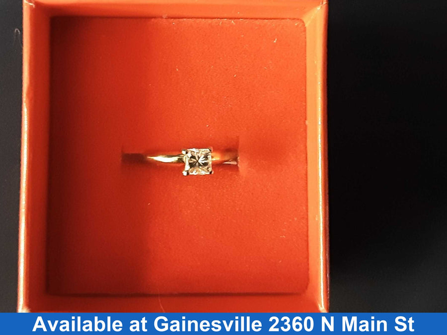 Women's Ring - Solitaire - Yellow Gold 14k (.585) 1.7 grams Size 5.5