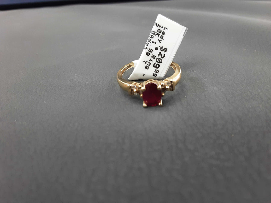 Women's Ring - Solitaire - Yellow Gold 10k (.417) 1.9 grams Size 7