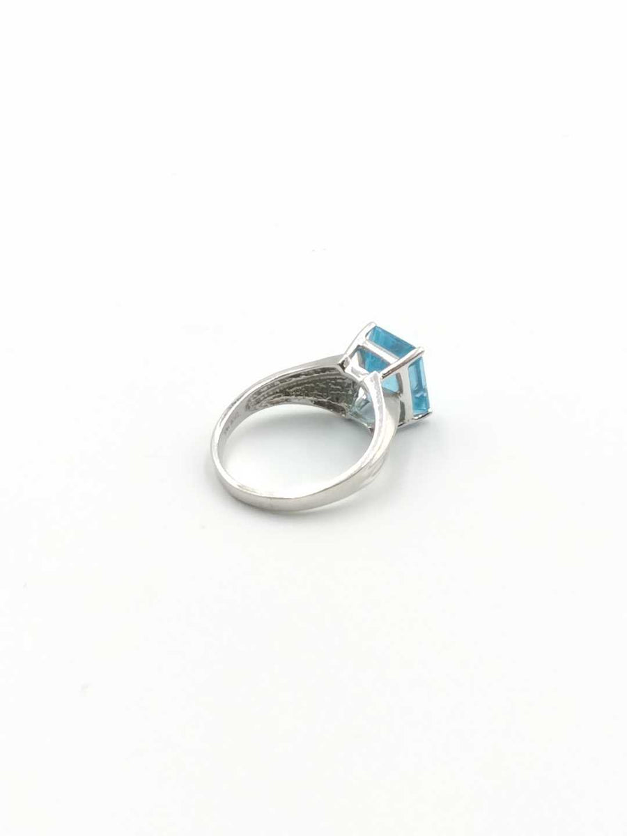 Women's Ring - White Gold 14k (.585) 3.9 grams Size 6.5