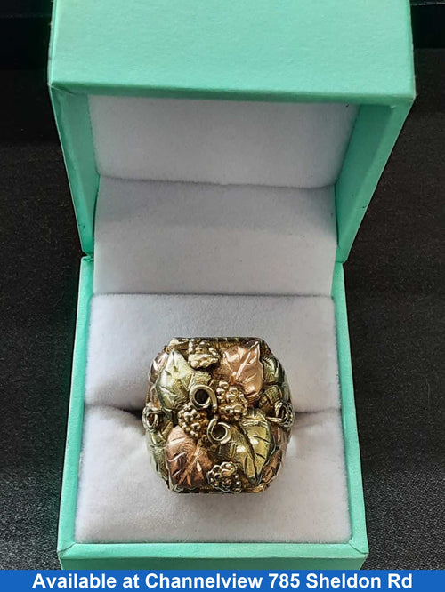 Men's Ring - Tricolor Gold 10k (.417) 13.4 grams Size 11.5