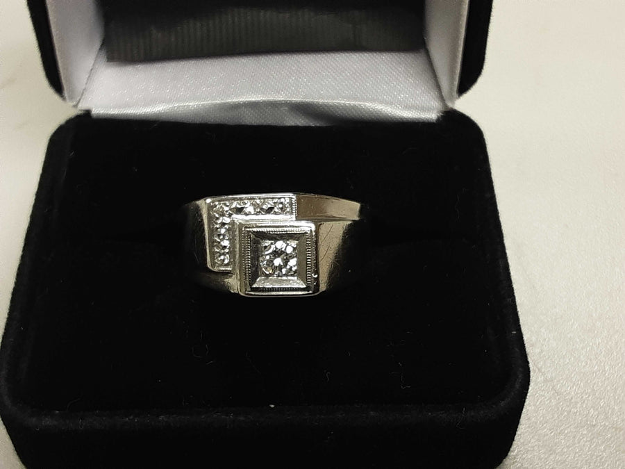 Men's Ring - White Gold 10k (.417) 6.5 grams Size 9