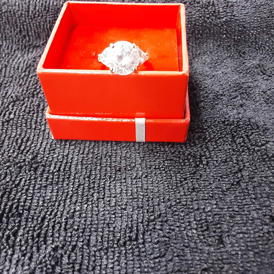 Women's Ring - Yellow Gold 14k (.585) 4 grams Size 6