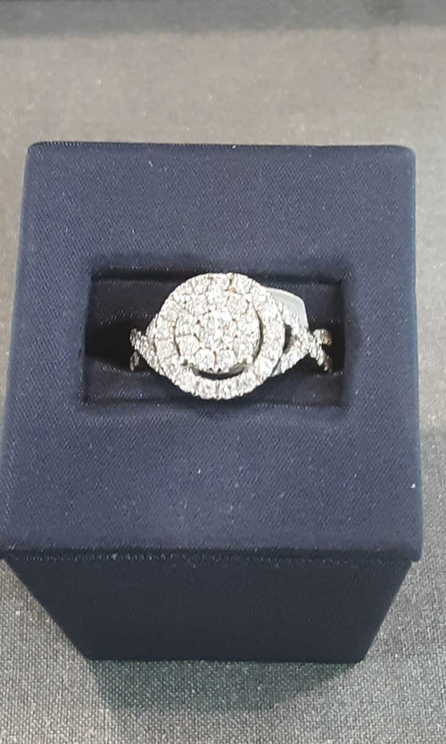 Women's Ring - White Gold 10k (.417) 4.3 grams Size 8.5