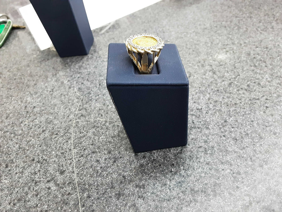 Women's Ring - Yellow Gold 14k (.585) 7.1 grams Size 8.5