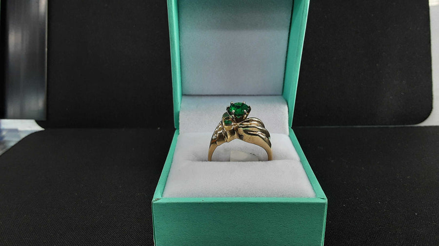 Women's Ring - Yellow Gold 10k (.417) 6.9 grams Size 8