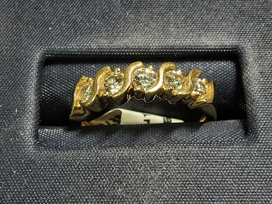 Ring - Wedding Band - Yellow Gold 14k (.585) 2.8 grams Size 5.5